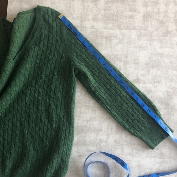 Cashmere Blend Cabled Banana Republic Sweater - Picture 7 of 7